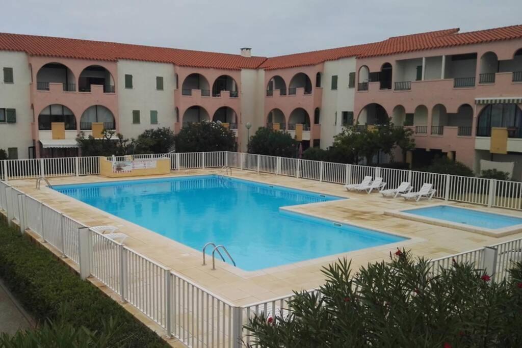 Studio Mezzanine En Residence Avec Piscine Au Village Le Barcarès Exterior foto